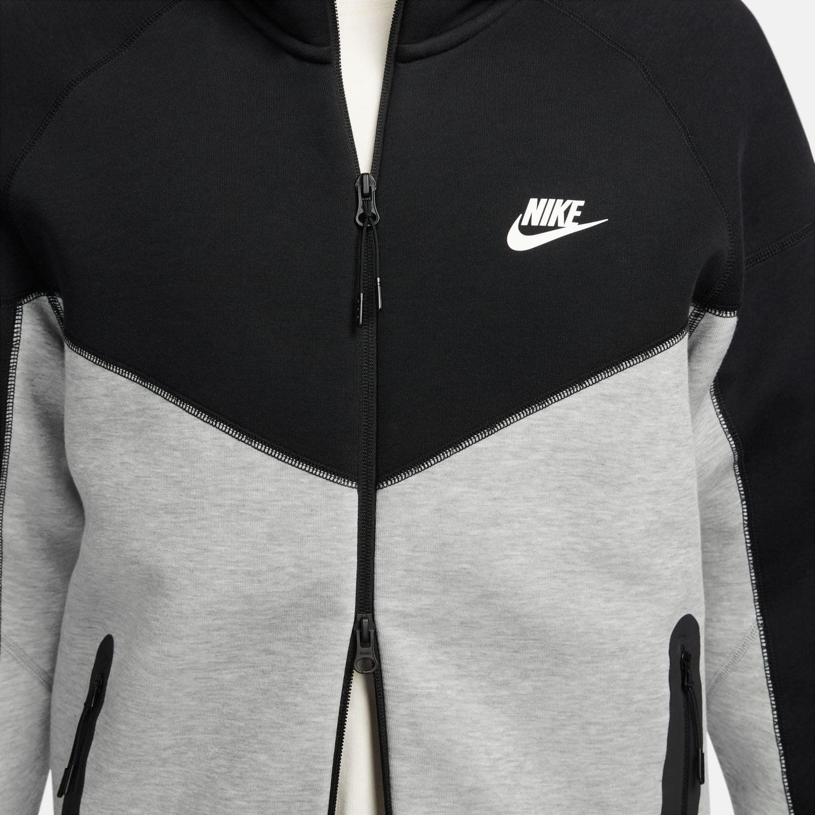 NIKE Tech Fleece Sweatshirt for Men